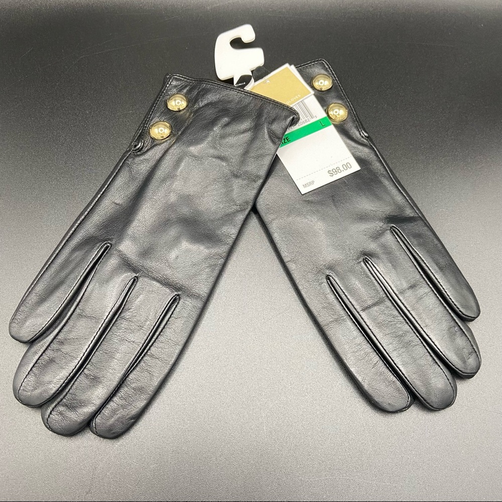 NWT Michael Kors Leather Dome Button Tech Gloves